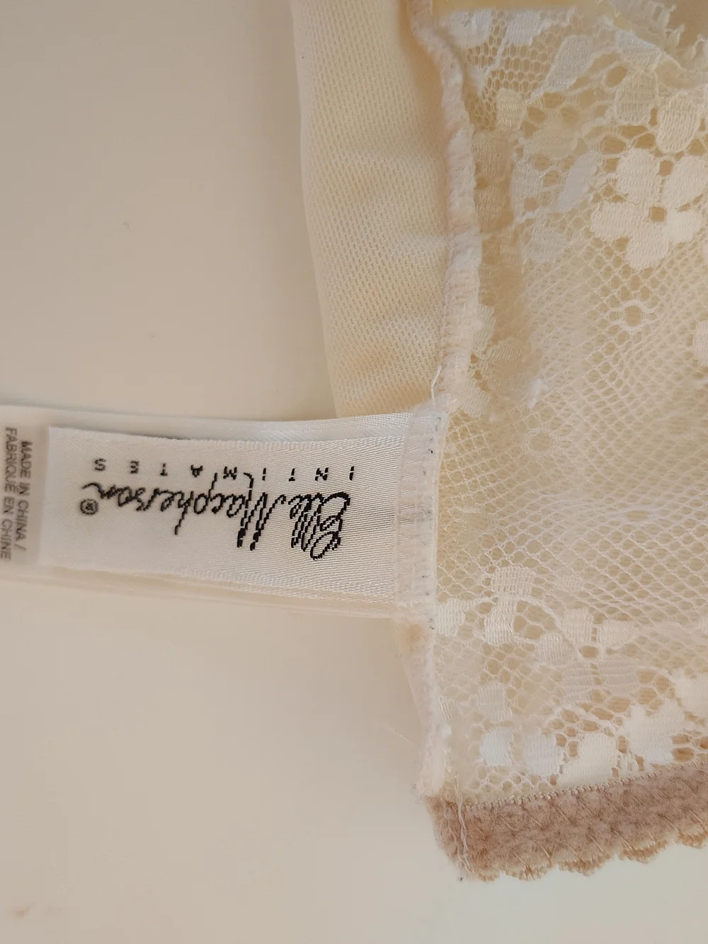 Delicate Lace Underwire Bra & Bikini - Cream